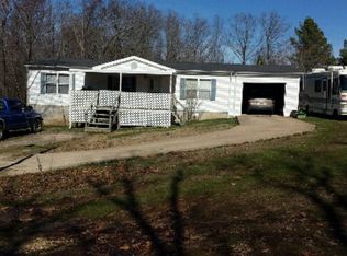 701 Reynoldsburg Rd, Paris, TN 38242