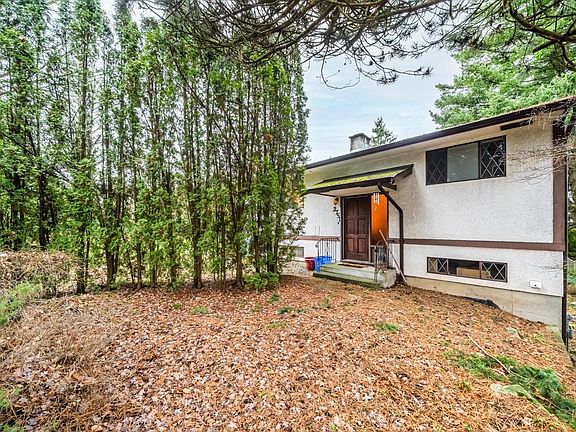 3rd image of 2751 153a St