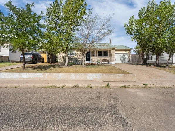 1301 Cooley Dr, Borger, TX 79007