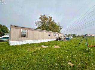 7399 W Toussaint Club Rd, Oak Harbor, OH 43449