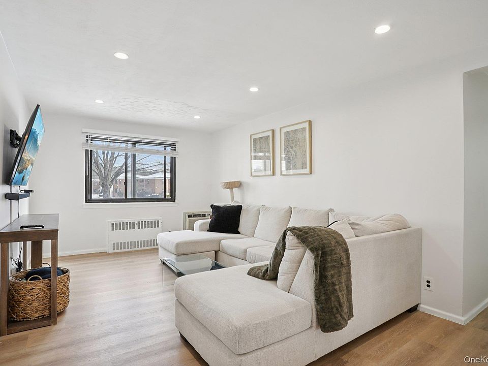1st image of 23 Lawrence Drive #A