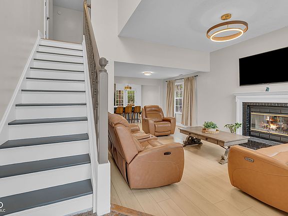 4th image of 5910 Ann Marie Way