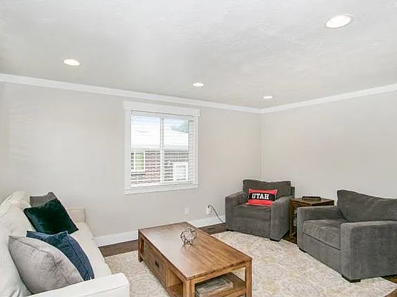 2nd image of 931 E Lowell Ave