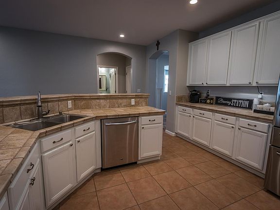 5th image of 1430 Croydon Ct