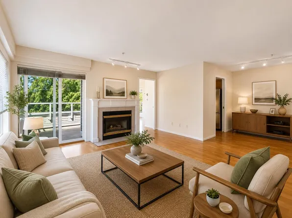 7620 Columbia St #401, Vancouver, BC V5X 4S8