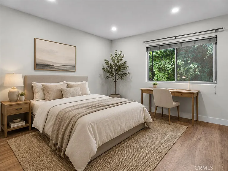 6752 Hillpark Dr #303 — Photo 3