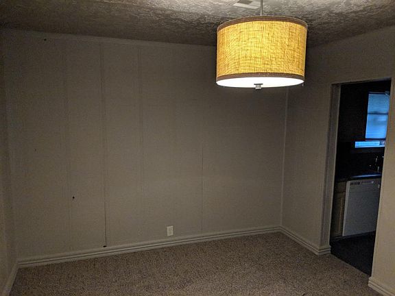 3rd image of 1605 SW B Ave