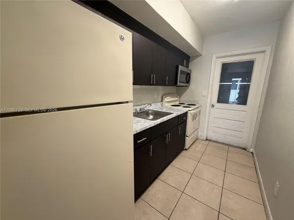 148 NW 14th Way #1, Dania Beach, FL 33004