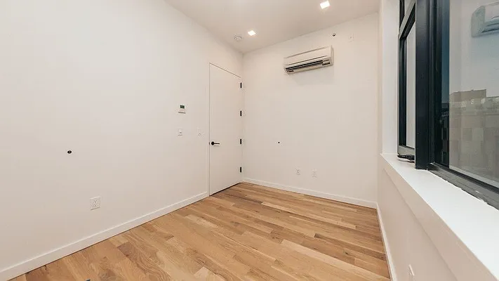 Rented by Nooklyn NYC LLC | media 86