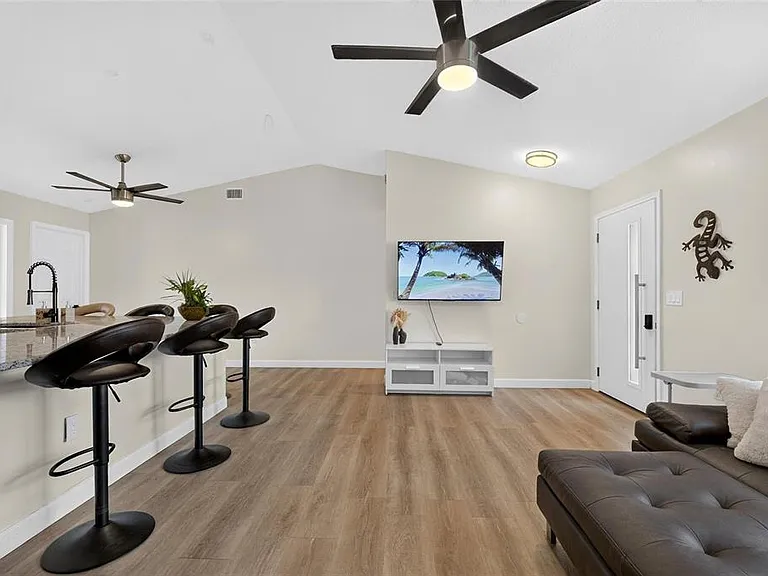 614 Stillview Cir — Photo 10