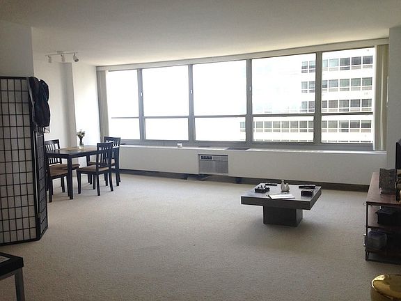 3rd image of 3550 N Lake Shore Dr APT 2117