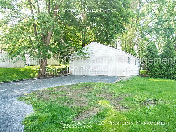 3rd image of 1378 Chippewa Ave