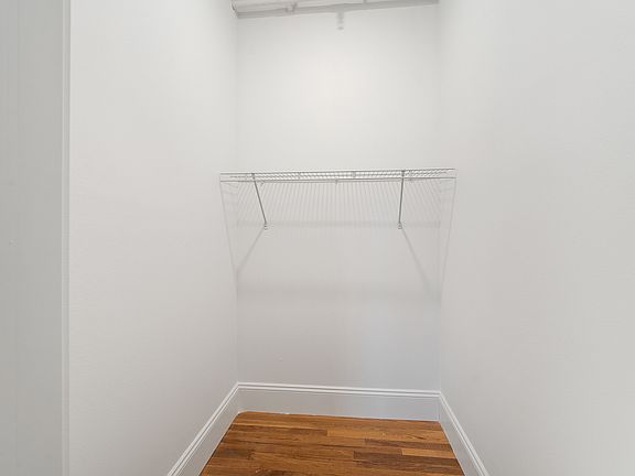 5th image of 702 20th St #104