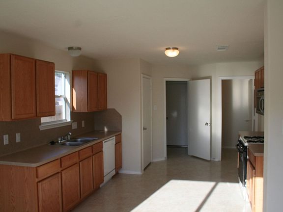 Huge, open kitchen - a cook's dream!