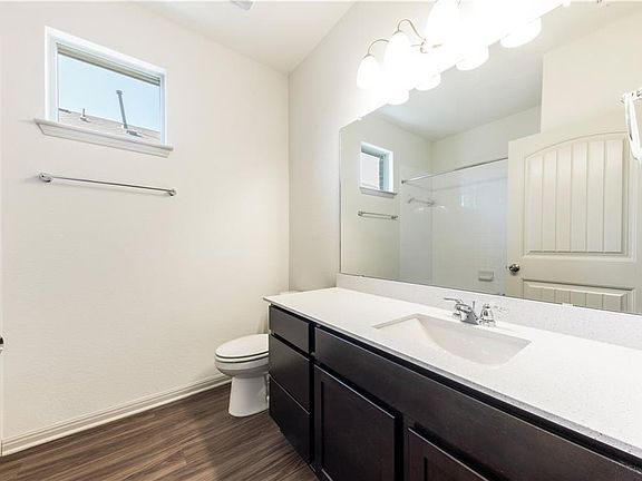 4th image of 18305 Urbano Dr