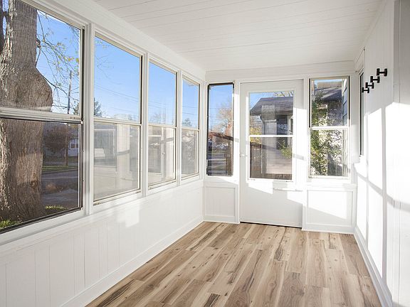 4th image of 3720 Horton Ave SE