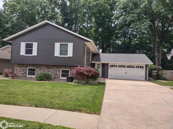 27 29th Pl, Fort Madison, IA 52627