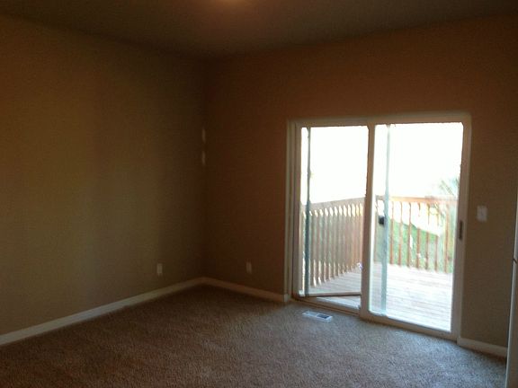 5th image of 841 Smalley Ln