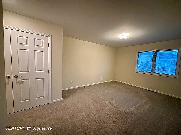 6030-6032 Canton Dr — Photo 7