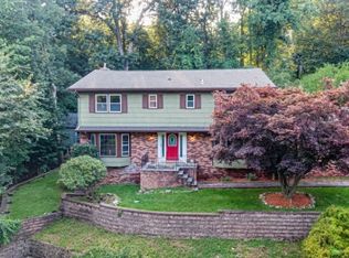 32 Southwood Dr, Parsippany, NJ 07054