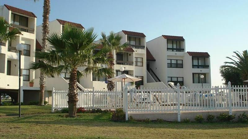 1st image of 14401 Commodores Dr Unit 102