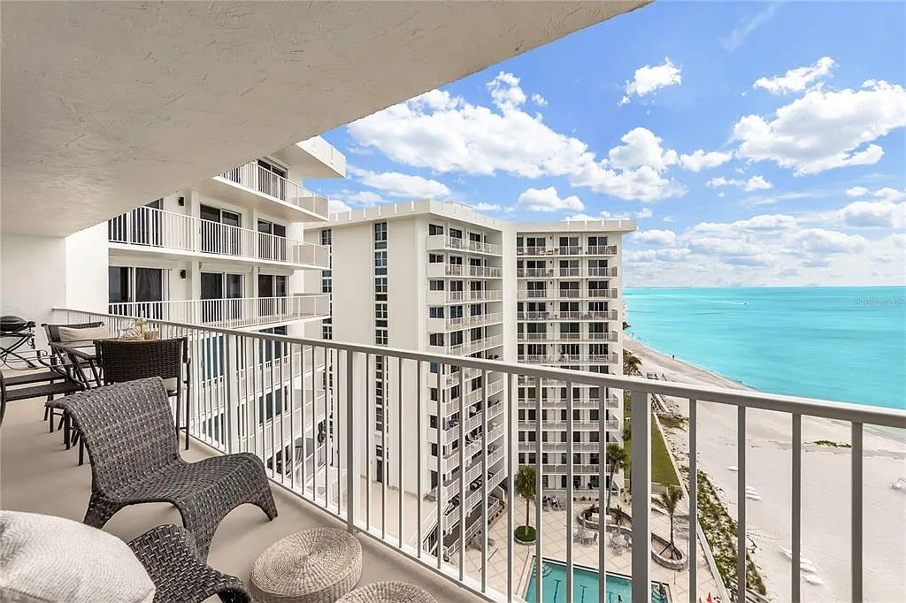 2 bed, 2.0 bath, 1235 sqft, $10,000 — Photo 3