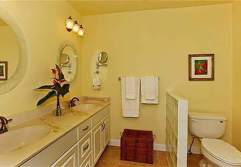 1015 Aoloa Pl #438 — Photo 3