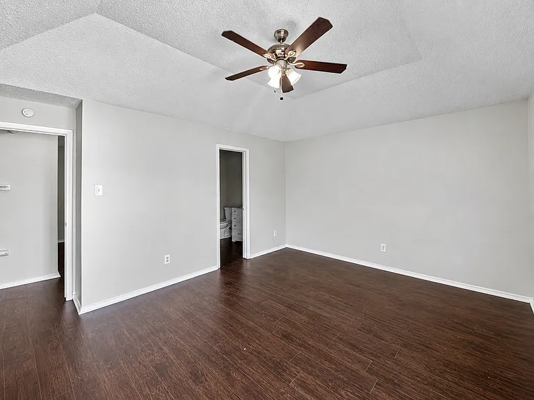 2202 Prairie Creek Trl — Photo 23