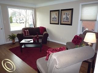 5th image of 274 Gladwin Ave