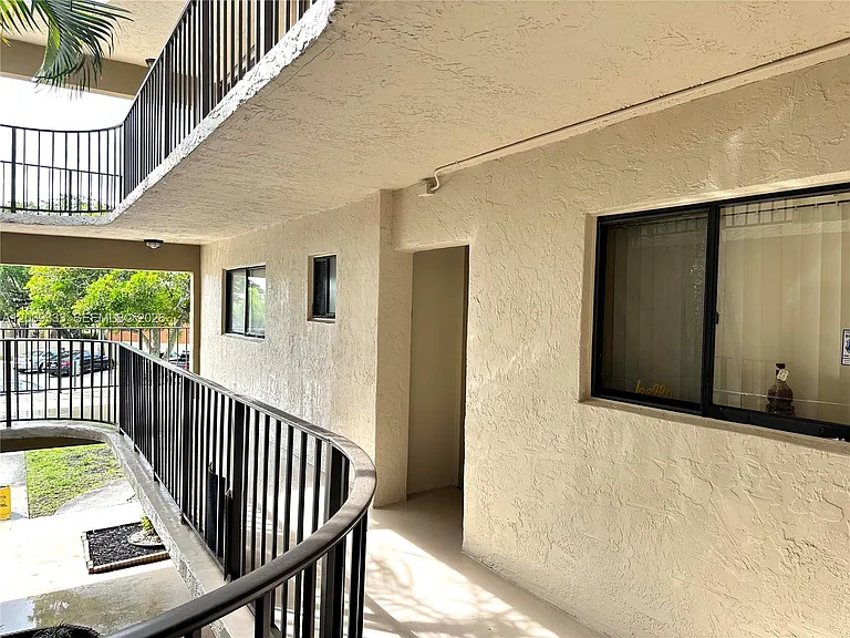 8045 SW 107th Ave #201 — Photo 4