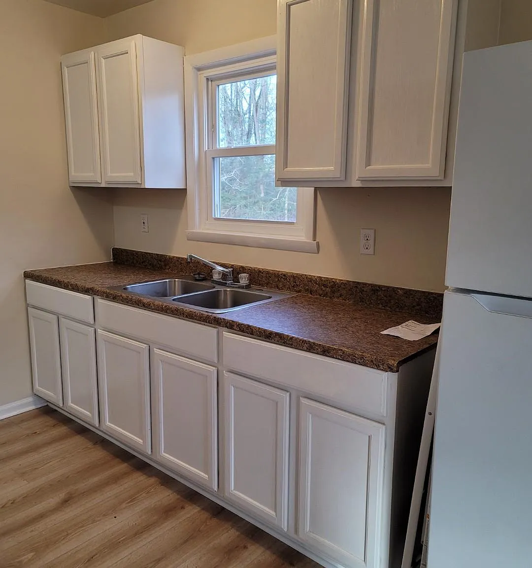 3 bed, 1000 sqft, $1,600 — Photo 2