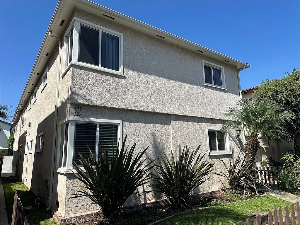 125 Nieto Ave — Photo 2