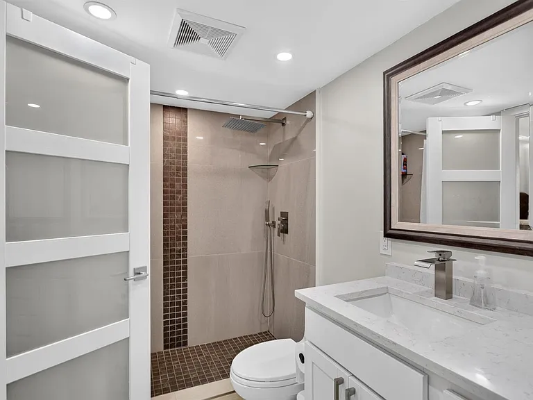 3205 Portofino Point #C2 — Photo 33