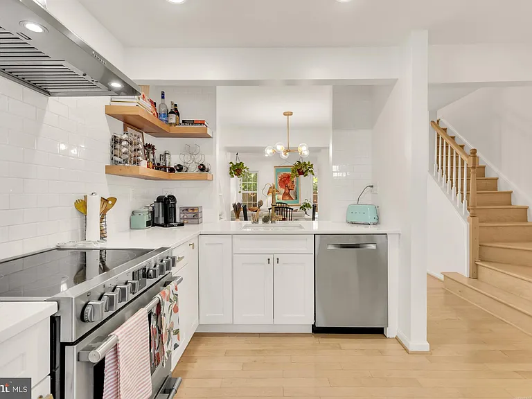 2536 S Walter Reed Dr #D — Photo 3