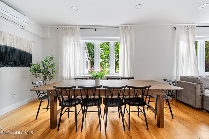 4th image of 5 Wawayanda Place