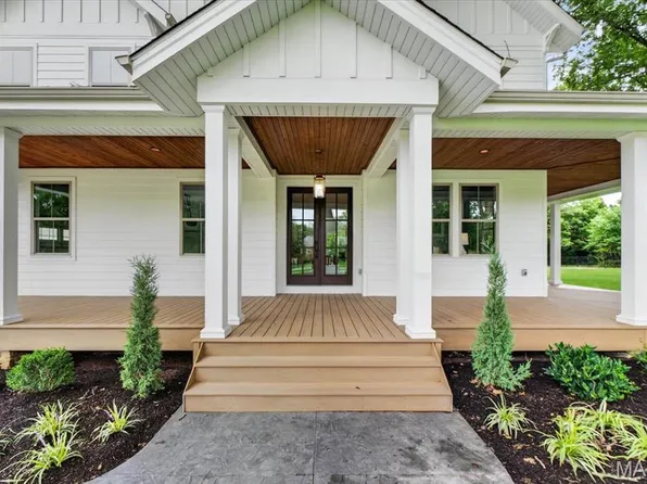 12 Beacon Hill Ln, Saint Louis, MO 63141