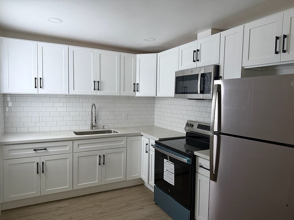 1st image of 548 Las Palmas Ave #A
