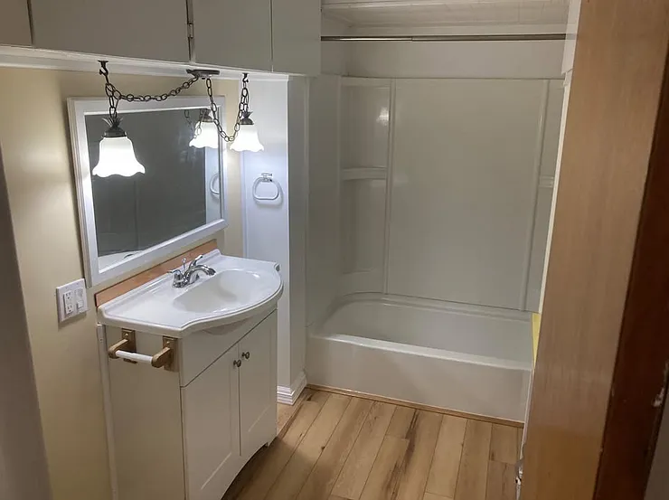 3 bed, 1208 sqft, $700 — Photo 3