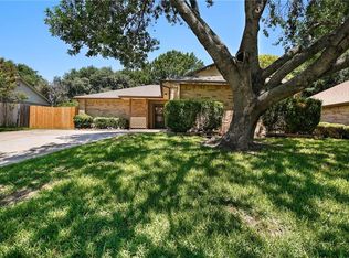 304 Grand Meadow Dr, Fort Worth, TX 76108