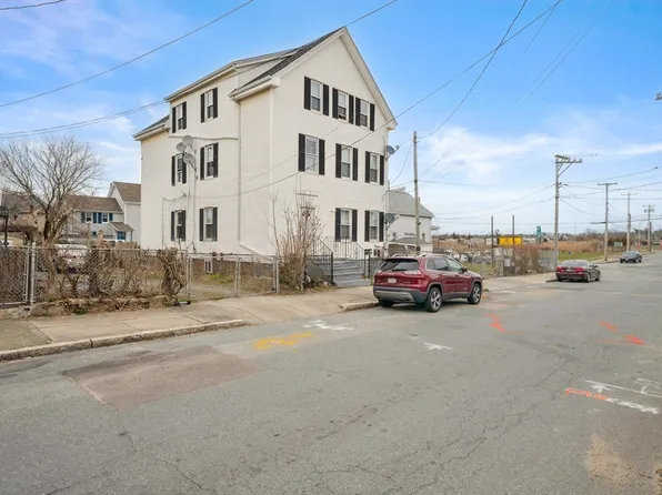 15 Washburn St, New Bedford, MA 02740