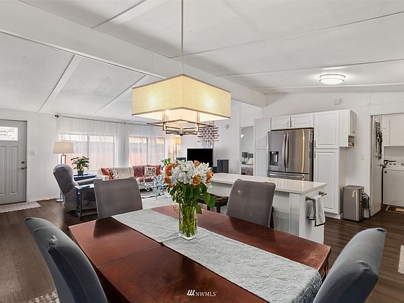 5th image of 19110 100th Avenue Ct E