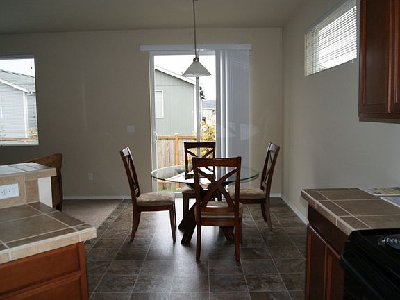 5th image of 17606 74th Avenue Ct E