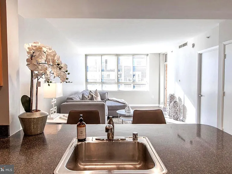 350 G St SW #N620 — Photo 5