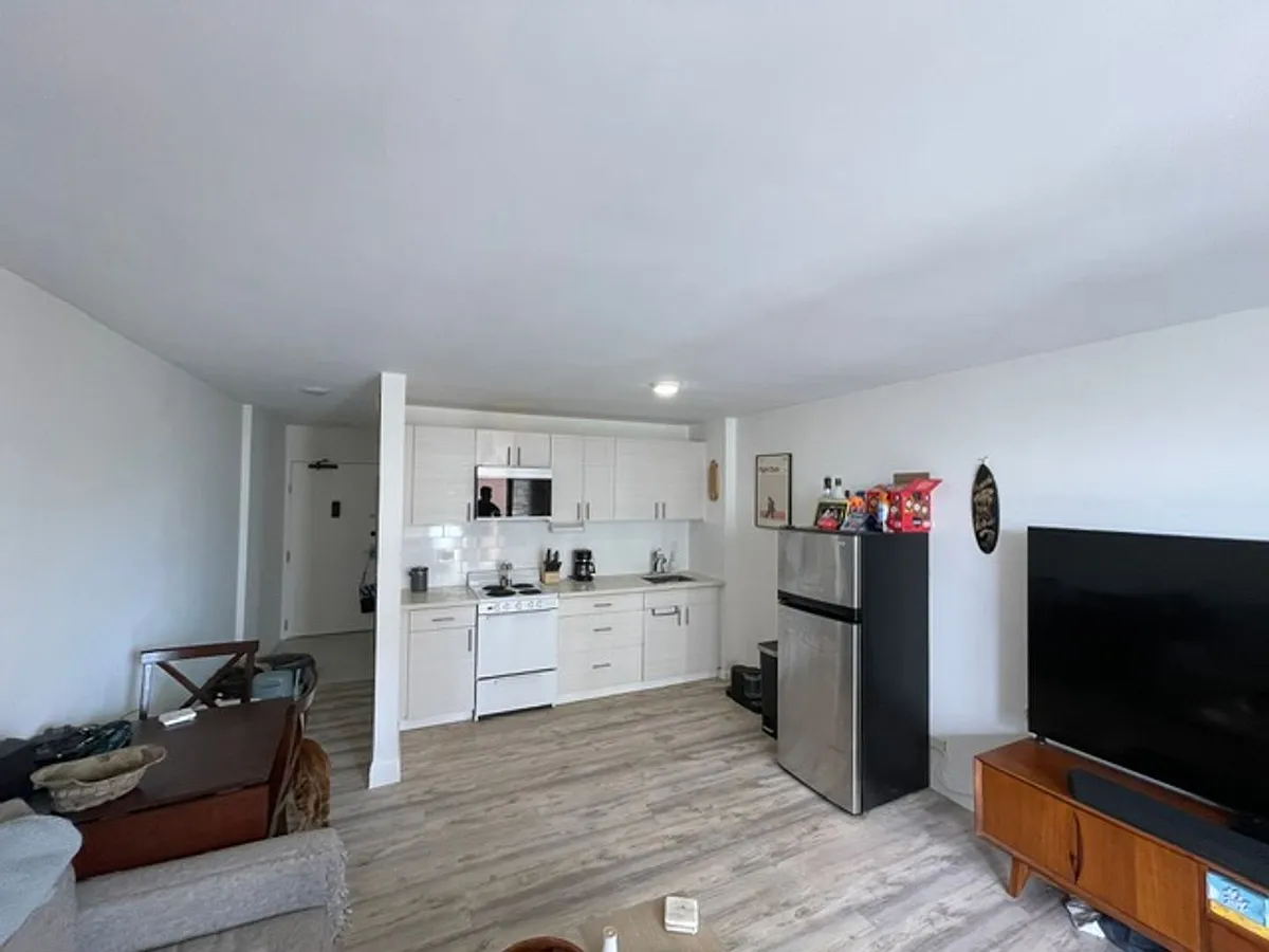 Building Photo - 2345 Ala Wai Blvd #1206