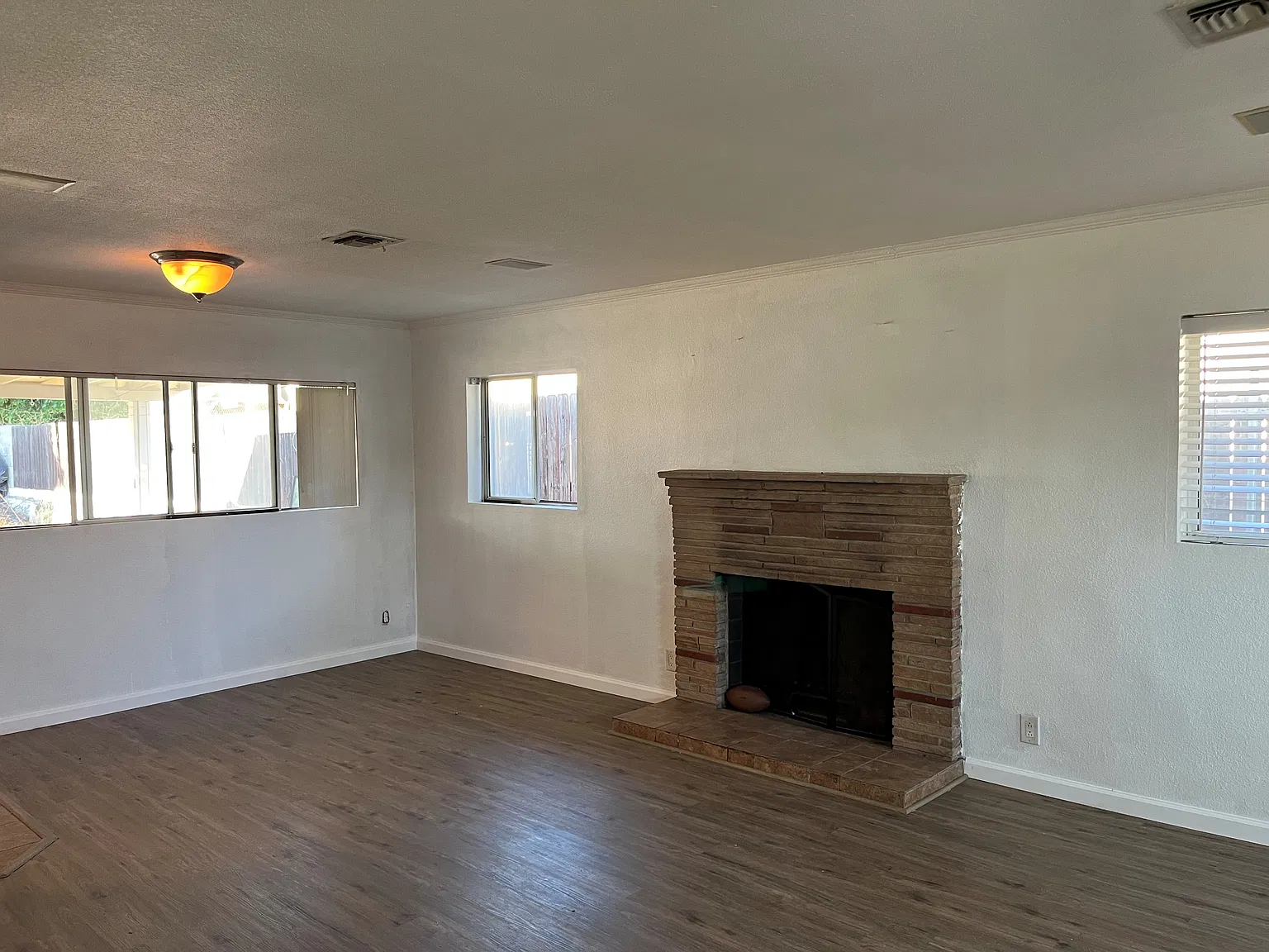 3 bed, 1213 sqft, $2,750 — Photo 2