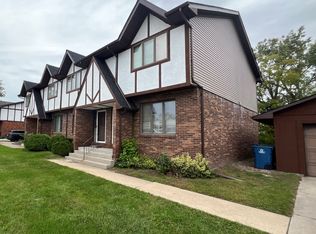 813 Wellington Dr, Dyer, IN 46311