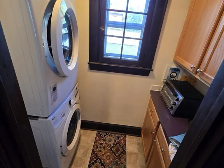 326 Allen St #1 — Photo 9