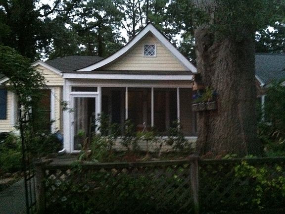 2nd image of 1977 Rugby Ave
