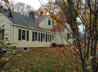 6 Lakeview Rd, Brookfield, CT 06804