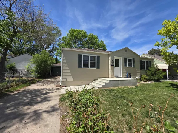 1304 W 3rd St, McCook, NE 69001